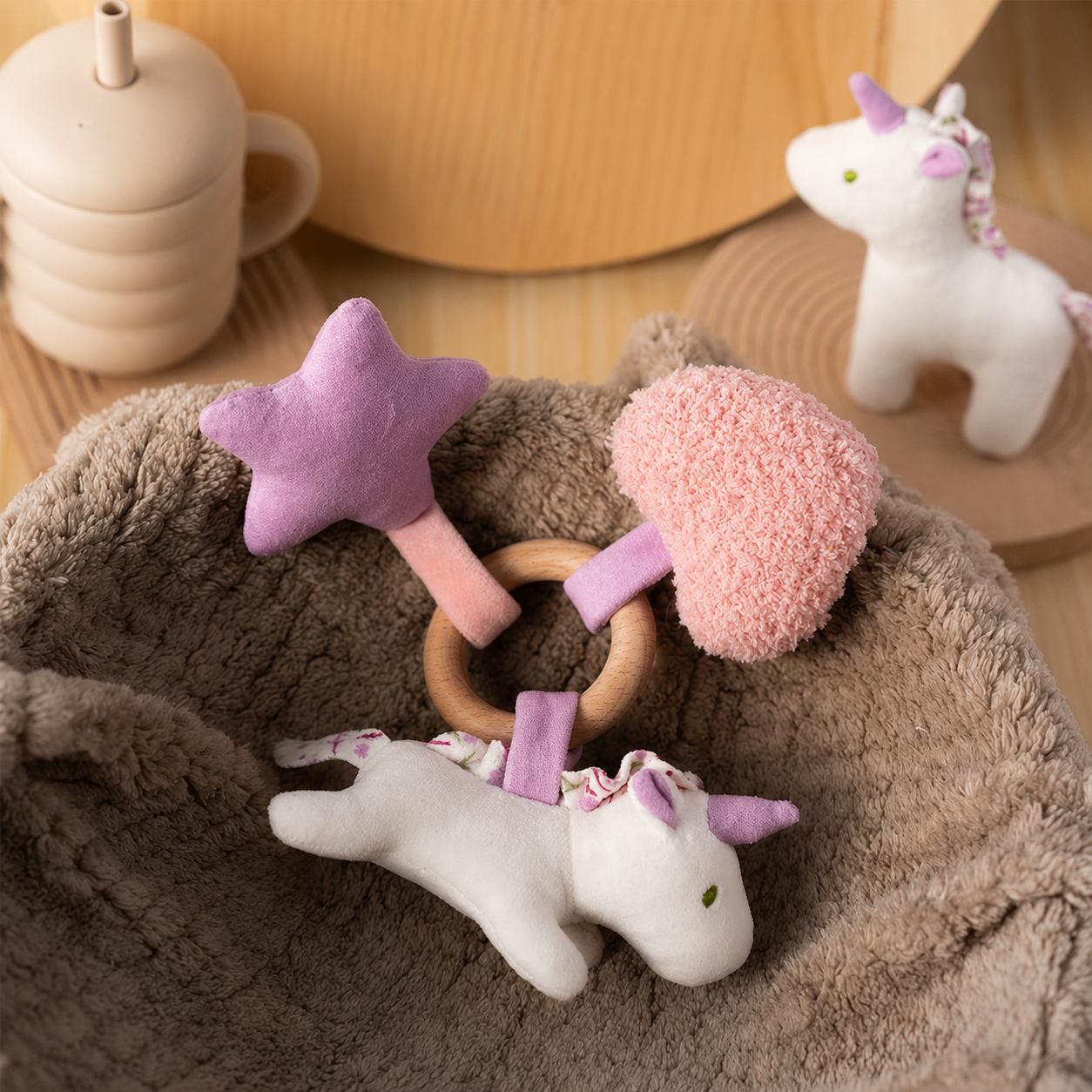 DreamRattle – Soft Unicorn Crib Rattle